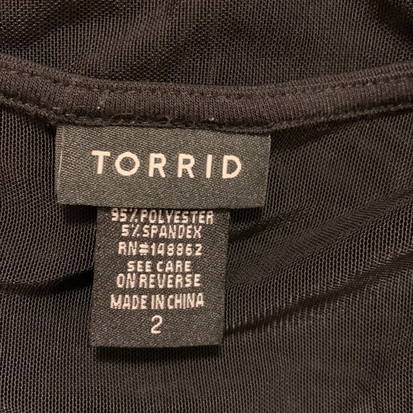 Torrid BLACK & NAVY VELVET MESH TANK. Great condition 
Item  11141906 - Picture 5 of 7